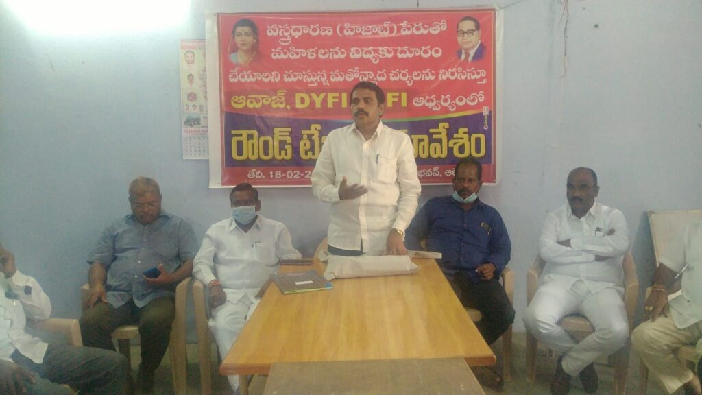 అసెంబ్లీ ఎన్నికల్లో బిజెపికి ఓట్లు వేయకపోతే బుల్డోజర్ తో మీ ఇల్లు నేల మట్టం చేస్తామని ఓటర్లను బెదిరిస్తున్న బిజెపి ఎమ్మెల్యే