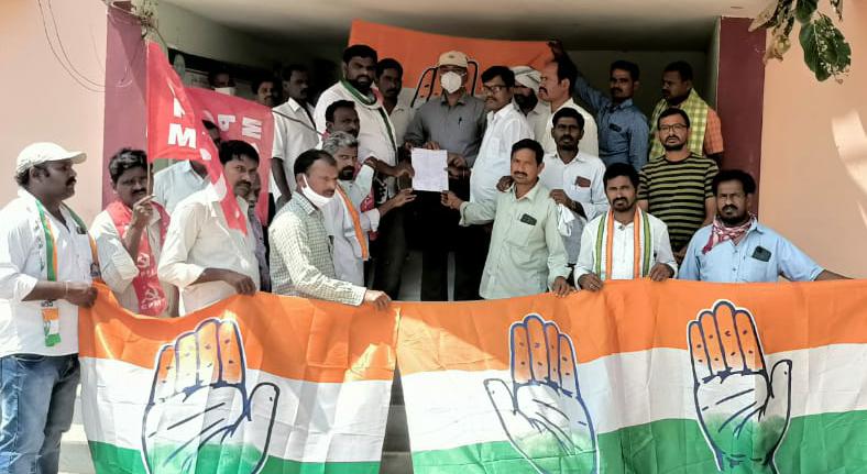 బయ్యారం ఉక్కు కర్మాగారాన్ని వెంటనే ప్రారంభించాలి