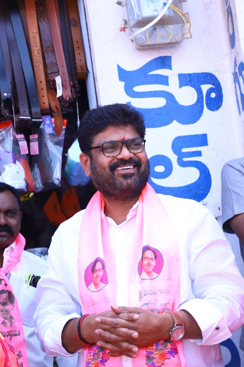 ములుగు జిల్లా కేంద్రంలో సంబరాలు