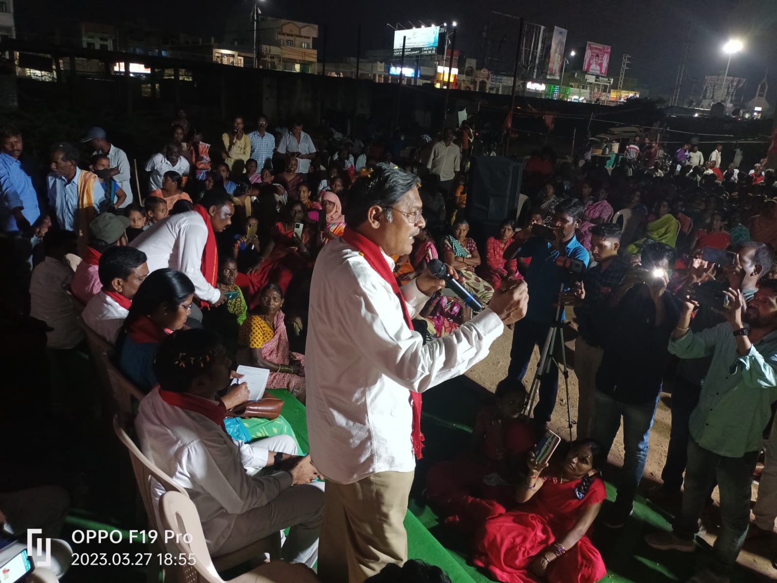మతోన్మాదులను తరికొడదాం