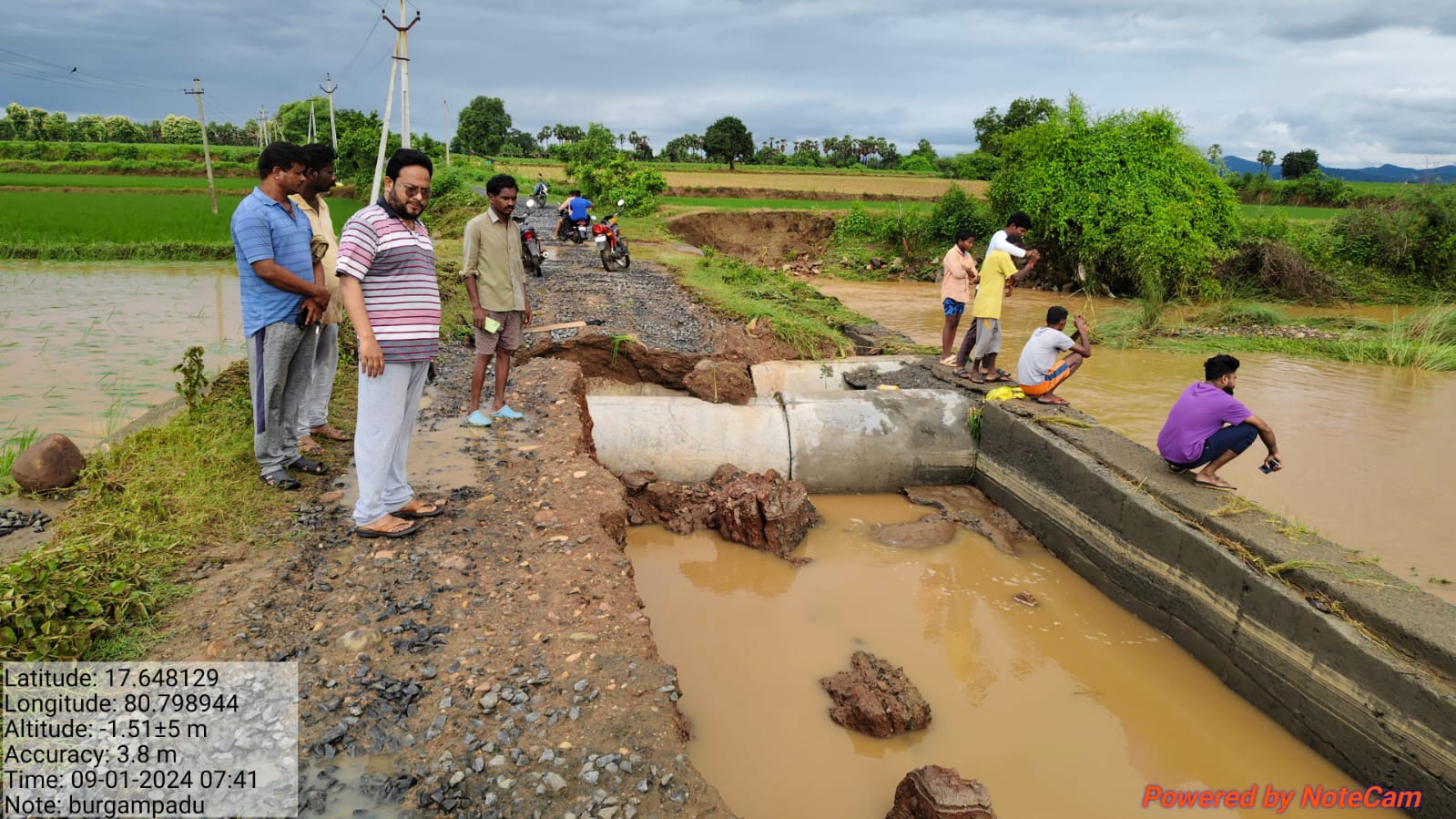 సీతారామ కాలువ కుంగింది