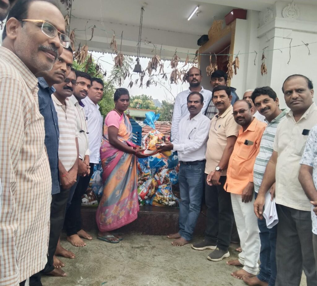 మరిపెడ వ్యవసాయ శాఖ ఏడిఏ విజయచంద్ర.