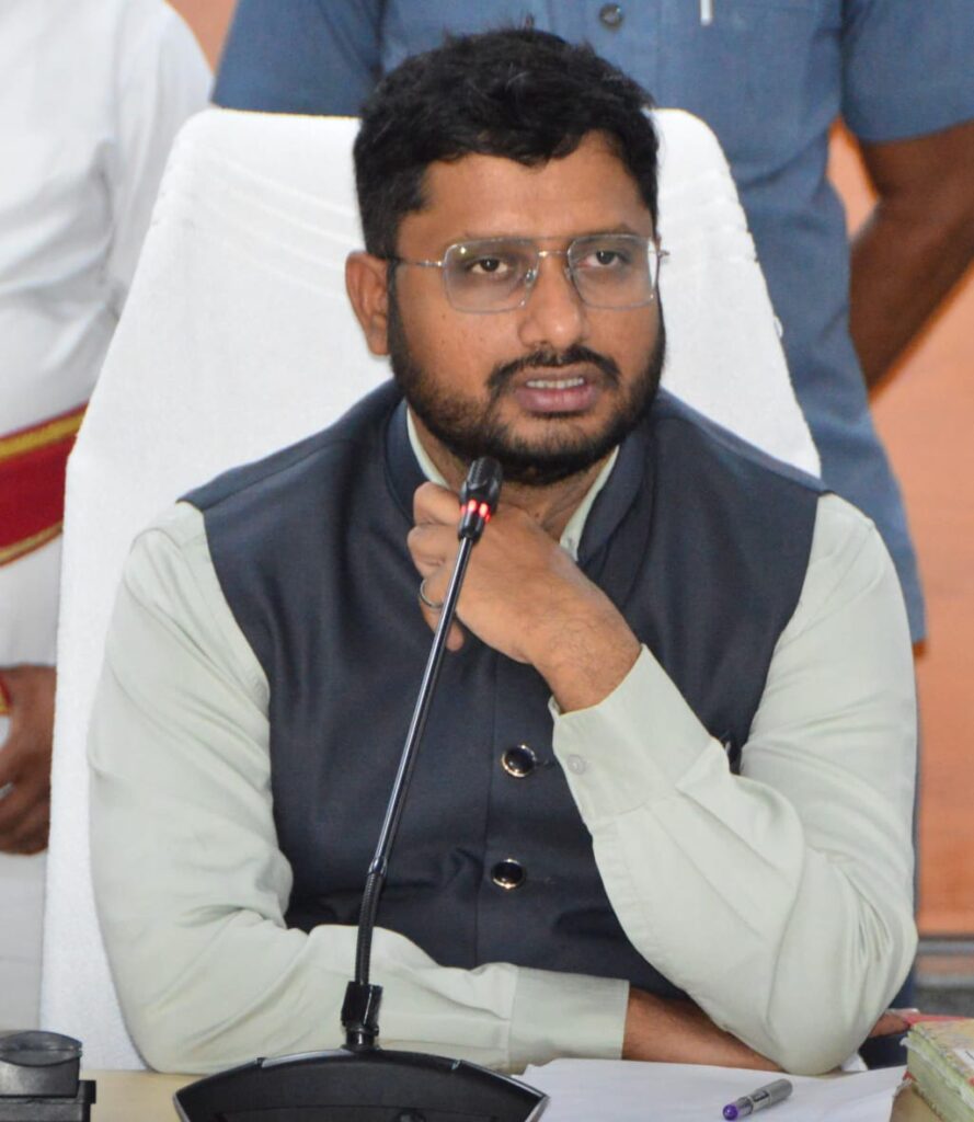 జనగామలో సజావుగా సాగిన గ్రామ పాలనా అధికారుల రాత పరీక్ష