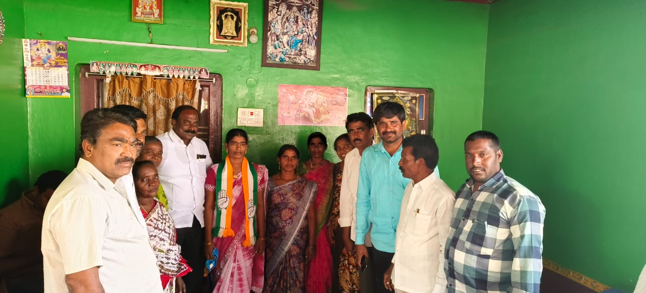 కాంగ్రెస్ పార్టీ సర్పంచ్ గా గెలుపొందిన ఇనాపనూరు అచ్చమ్మ