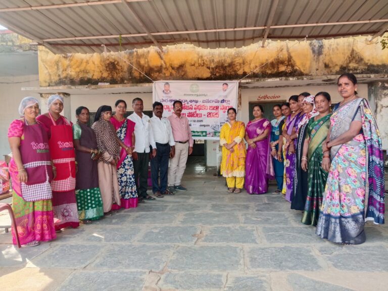 విద్యాశాఖ ఆధ్వర్యంలో కుక్-కమ్-హెల్పర్స్ వంటల పోటీలు