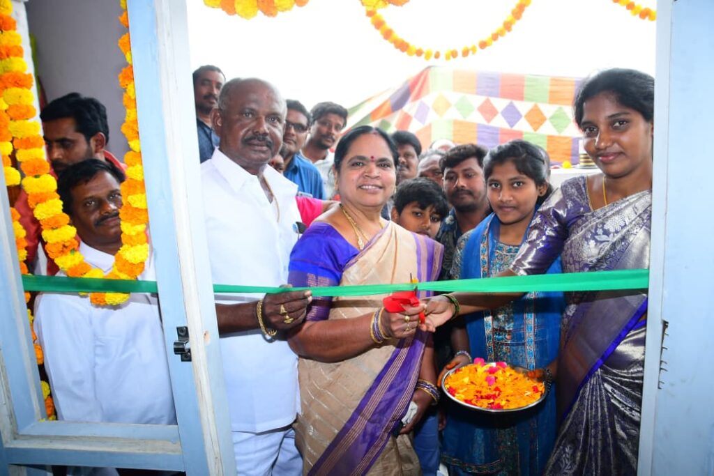 ఇందిరమ్మ గృహ లబ్ధిదారులు