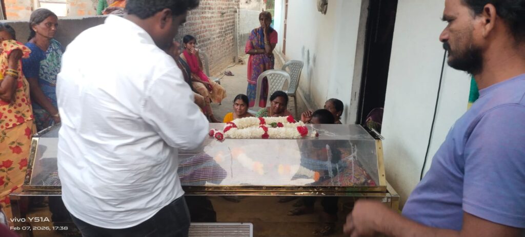 మచ్చర్ల రాములు భౌతికయానికి నివాళి అర్పించిన గంట్ల గౌతమ్ రెడ్డి