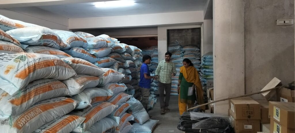 ఇన్పుట్ డీలర్లపై ఆకస్మిక దాడులు