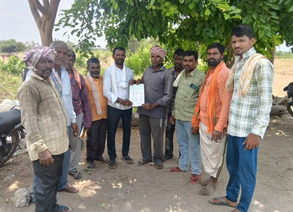 సీఎం రిలీఫ్ ఫండ్ చెక్కుల పంపిణీ