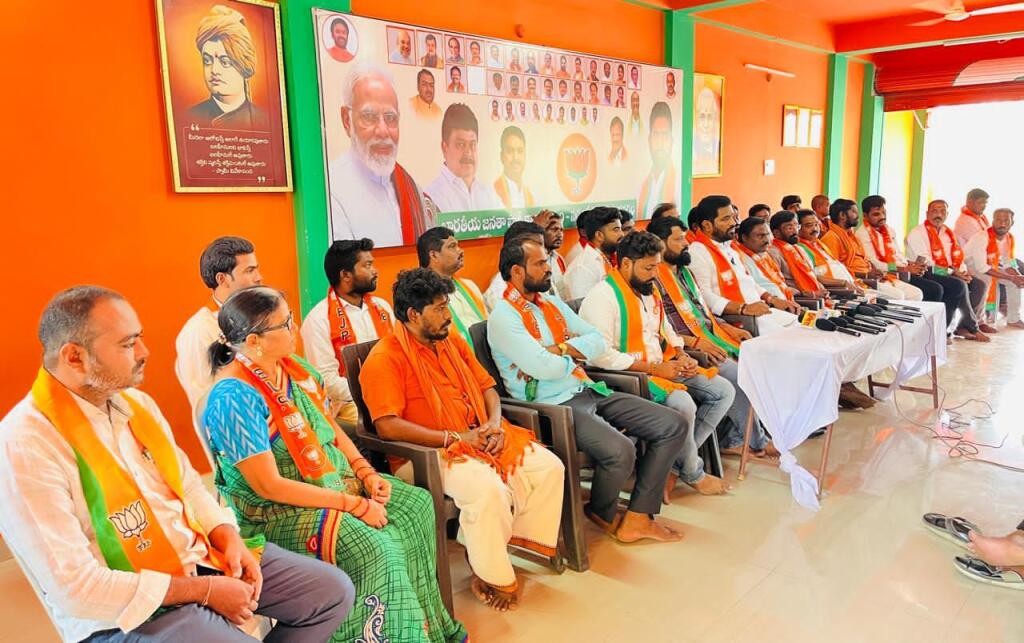 మే 10న బీజేపీ భారీ బహిరంగ సభ ఏర్పాటు