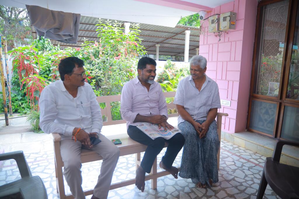 మాచినేని దేవతాప్రసాద్ (అప్పాజీ)ను టీజీఐడీసీ ఛైర్మన్ మువ్వా విజయబాబు