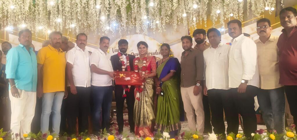 వివాహ వేడుకలో పాల్గొన్న ఐఎన్టీయూసీ నాయకులు