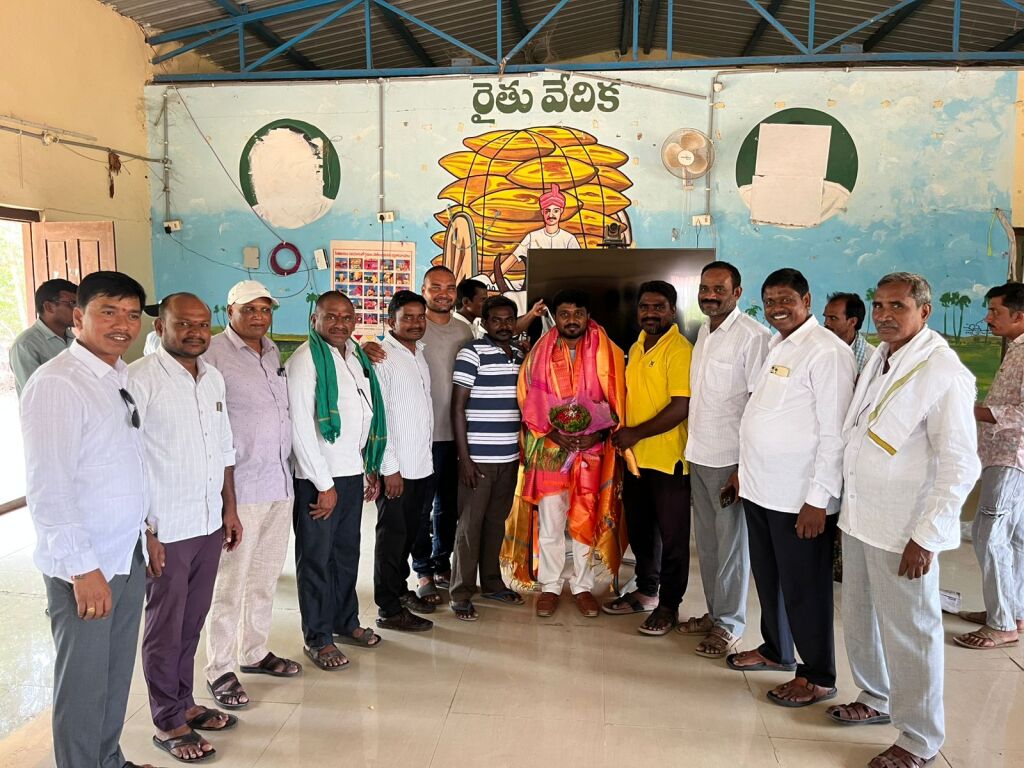 ఏనుగల్ రైతు పరస్పర సహకార సంఘం ఆధ్వర్యంలో అధ్యక్షుడు నట్టే వీరేందర్
