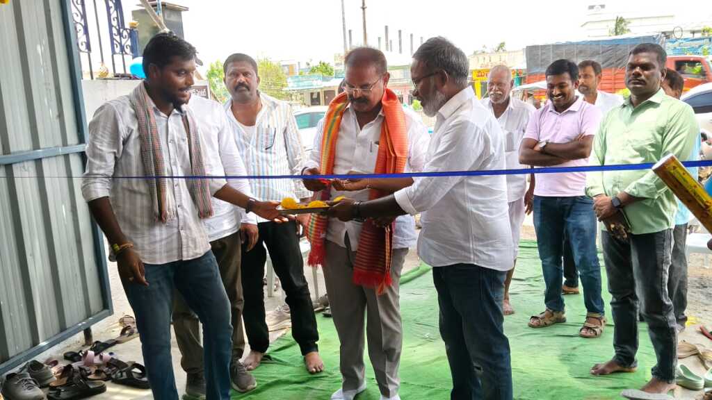 యువత స్వయం ఉపాధి తో ఆర్ధికంగా ఎదగాలి