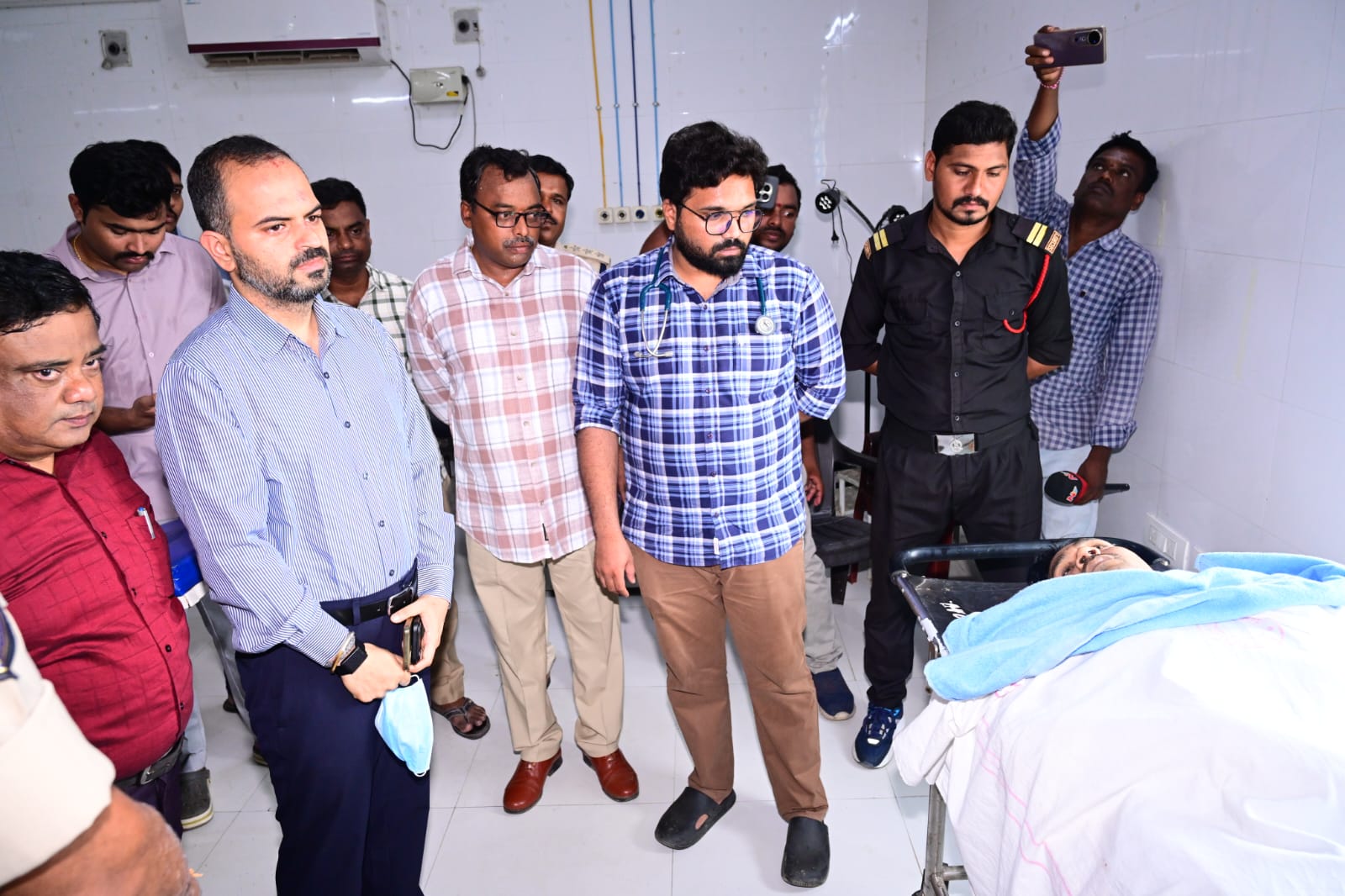 విధుల నిర్వహణలో రవాణా శాఖ అధికారి వెంకన్న దుర్మరణం