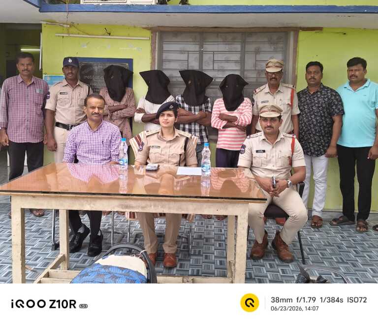 అంతర్రాష్ట్ర దొంగల ముఠా గుట్టు రట్టు