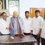 మినిమం వేజెస్ చైర్మన్ జనక్ ప్రసాద్‌ను కలిసిన ఐఎన్‌టీయూసీ నాయకులు