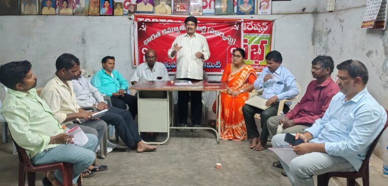 తెలంగాణ వ్యవసాయ కార్మిక సంఘం రాష్ట్ర కమిటీ సభ్యుడు జాజిరి శ్రీనివా