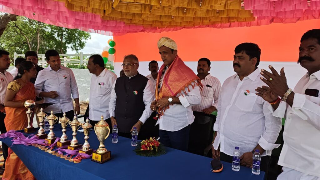 చదువుకున్న పాఠశాలకే ముఖ్య అతిథిగా ముంటిమడుగు కేశవరెడ్డి