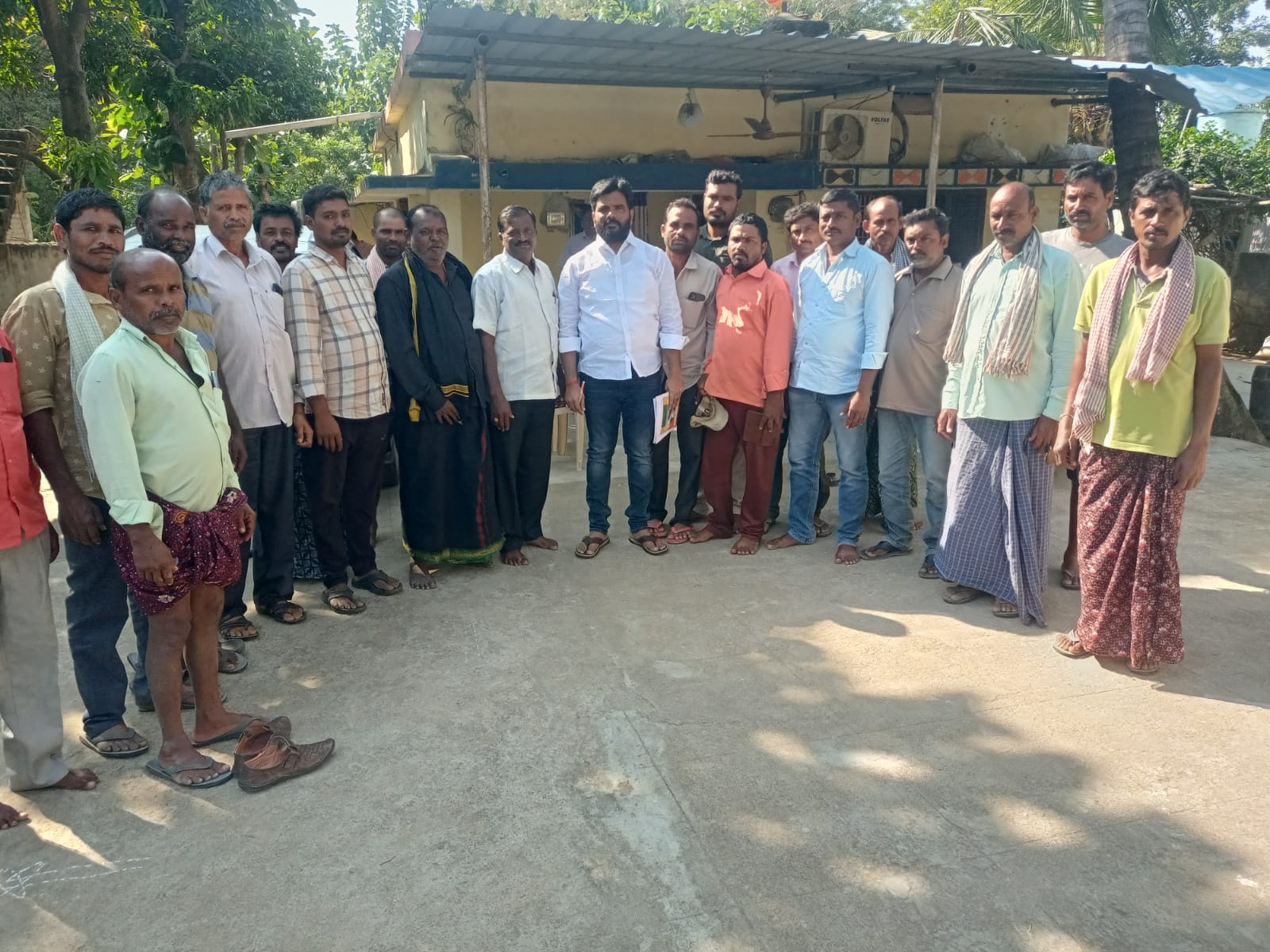 సంక్షేమ కార్యక్రమాలు గడపగడపకు