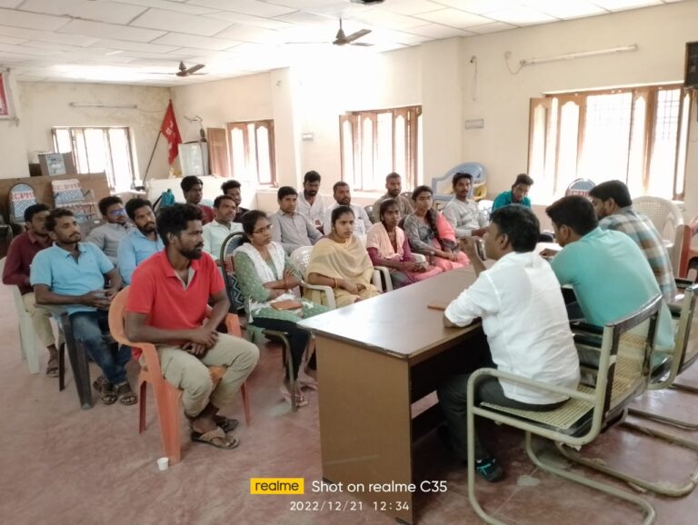 యువత ఆశలపై నీళ్లు చల్లిన ప్రభుత్వలు: డీవైఎఫ్ఐ