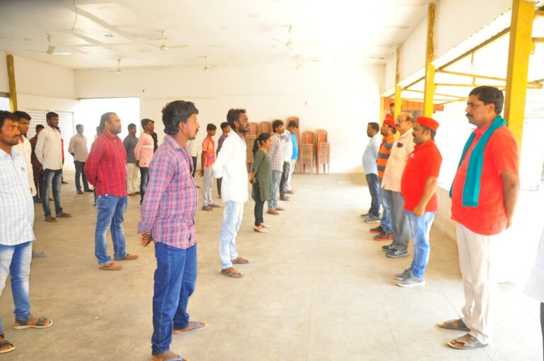 5000 మందితో ఎర్రదండు కవాతు