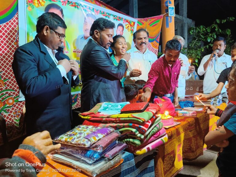 పాస్టర్ మేడి యాకోబుఇశ్రాయేలు అధ్యక్షతన మల్లవరం గ్రామంలో సెమీ క్రిస్మస్ సెలబ్రేషన్
