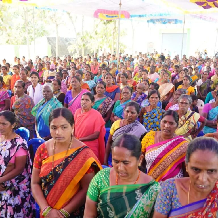 మహిళలు ఆర్ధికంగా పైకి వస్తే ఆ కుటుంబం అంతా పైకి వస్తుంది