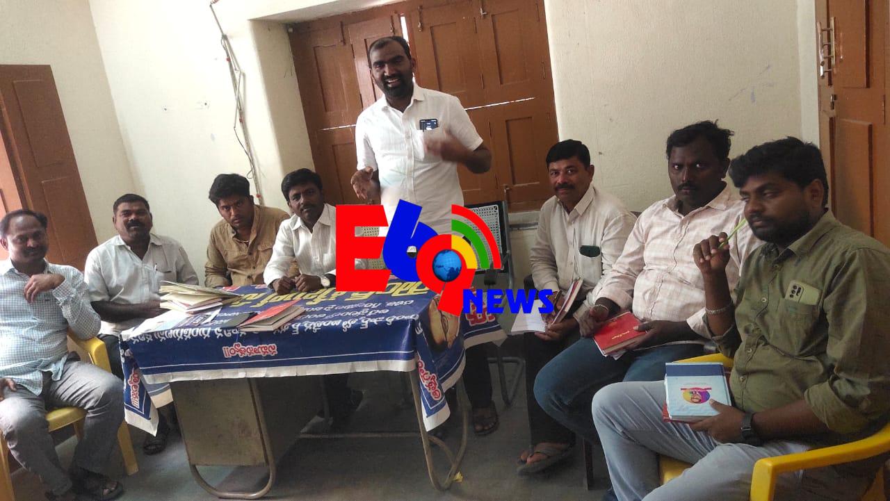 ఇండ్ల స్థలాలు, డబుల్ బెడ్రూమ్స్ ఇవ్వాలి: సీపీఎం