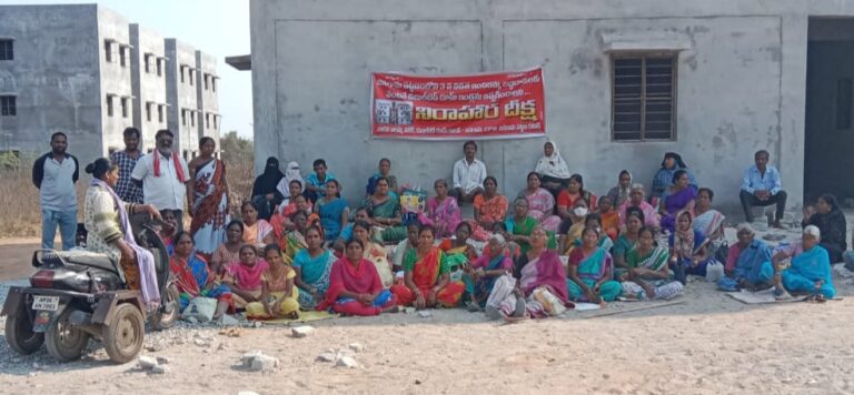 3వ విడత ఇందిరమ్మ ఇండ్ల లబ్ధిదారులను మోసం చేస్తే ఉరుకొం