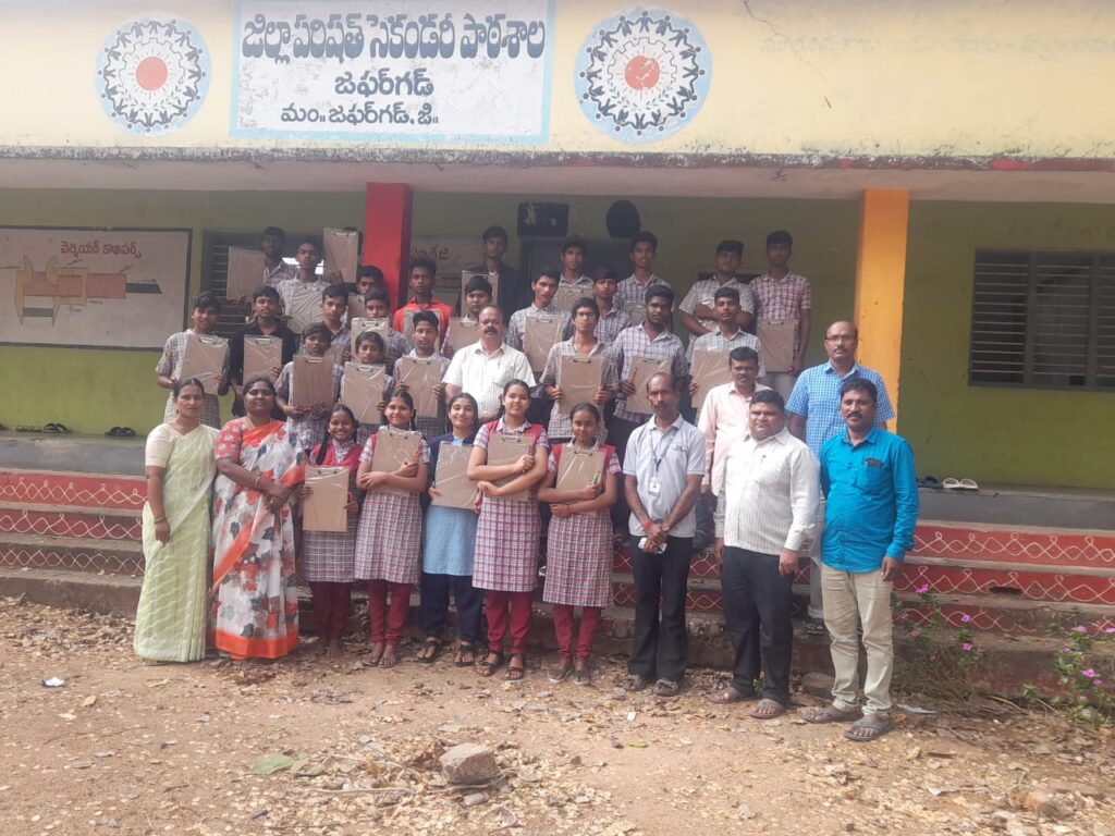 విద్యార్థులు పరీక్షల పట్ల భయము వీడాలి