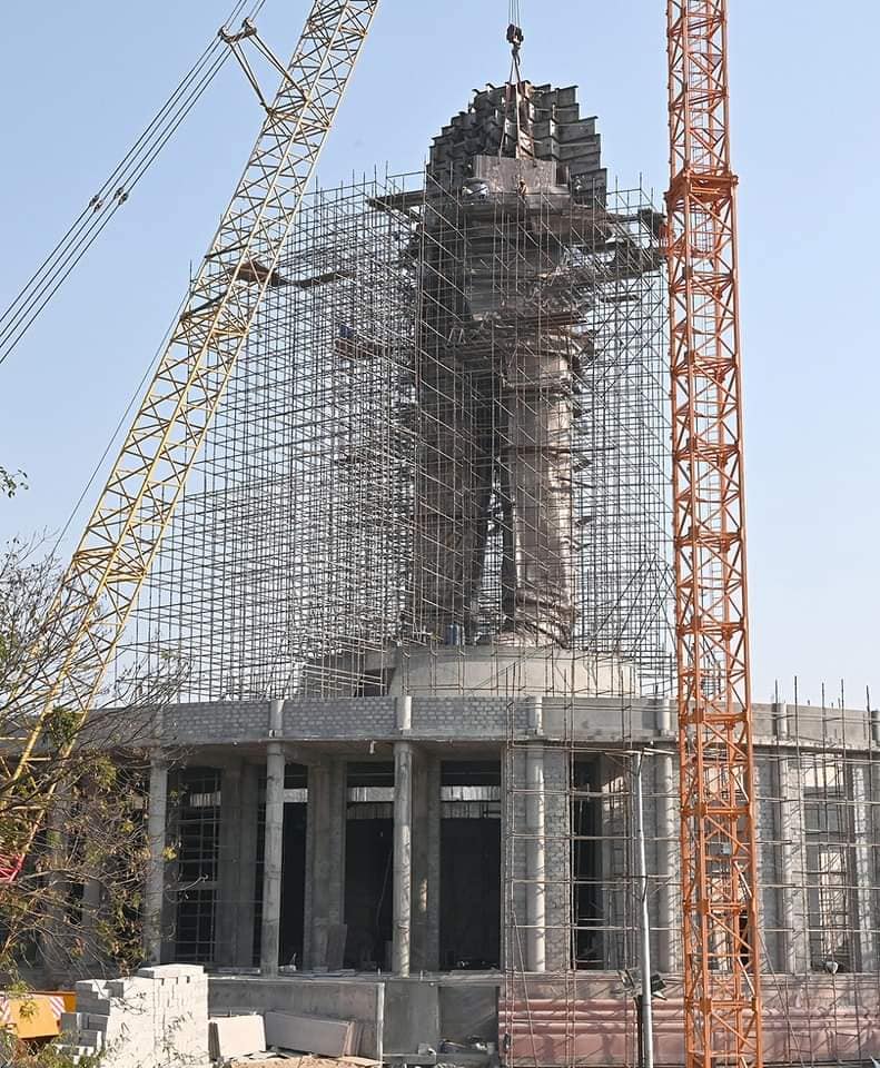 అంబేద్కర్‌ స్మారక విగ్రహ విశేషాలు