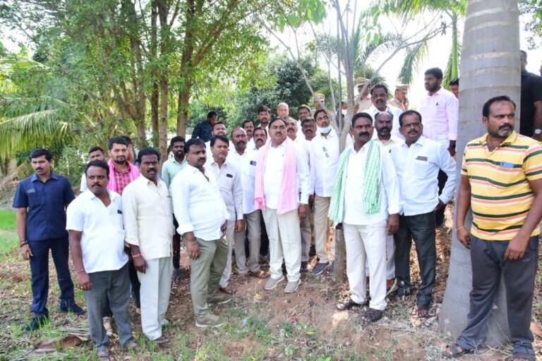 స్థలాన్ని పరిశీలించి, ఖరారు చేసిన మంత్రి ఎర్రబెల్లి