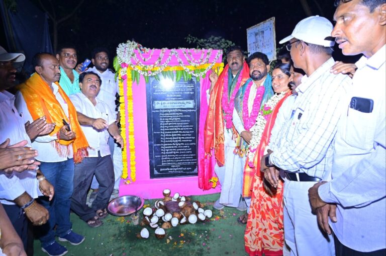 తాటికొండ గ్రామంలో యాసంగి ధాన్యం కొనుగోలు కేంద్రాన్నీ ప్రారంభించిన…ఎమ్మెల్యే డా.రాజయ్య