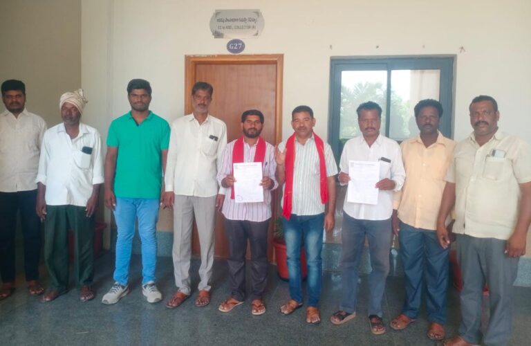 ప్రభుత్వ భూమిని స్వాధీనం చేసుకోవాలి