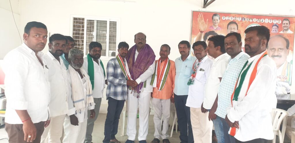 BRS, పార్టీ కి రాజీనామా చేసి కాంగ్రెస్ పార్టీ లో చేరిన నాయకులూ