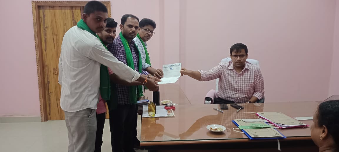 అశ్రమ పాఠశాలలో సమస్యలు పరిష్కరించాలి ఖాళీగా ఉన్న ఉపాధ్యాయ<br>పోస్టులను భర్తీ చేయాలి