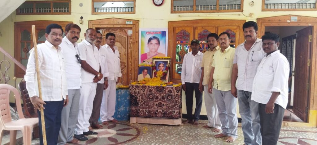 జ్ఞానంభకు నివాళులర్పించిన ఎంపీపీ దొడ్డ శ్రీనివాసరావు