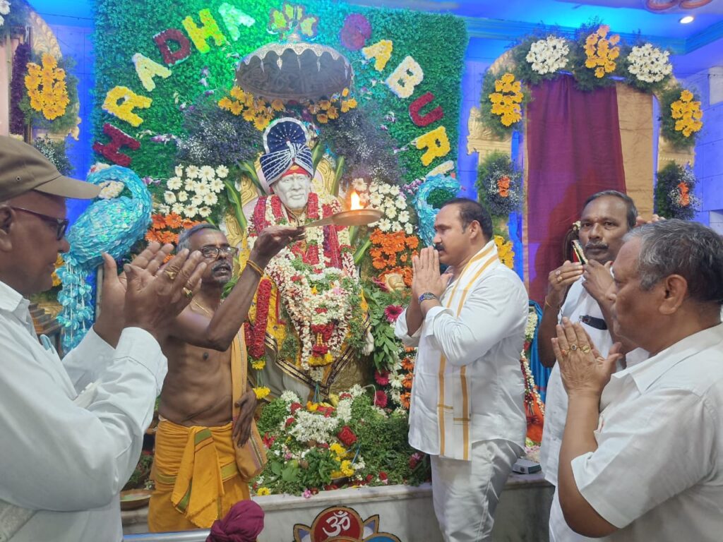 షిరిడి సాయి బాబా ఆశీస్సులతో ప్రజలంతా సుభిక్షంగా ఉండాలి