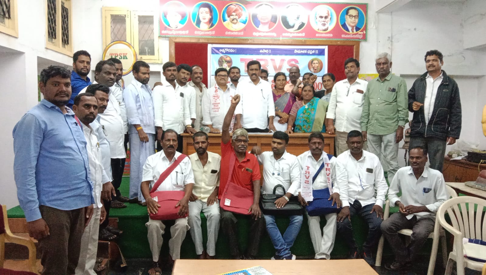 కులవృత్తుల నిధులు విడుదల చేయాలి