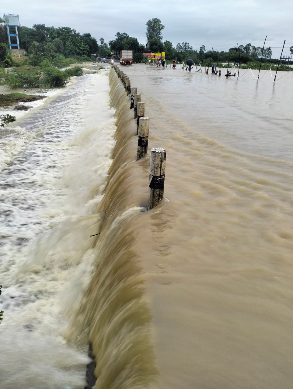కటాక్షపూర్ పెద్ద చెరువు మత్తడి