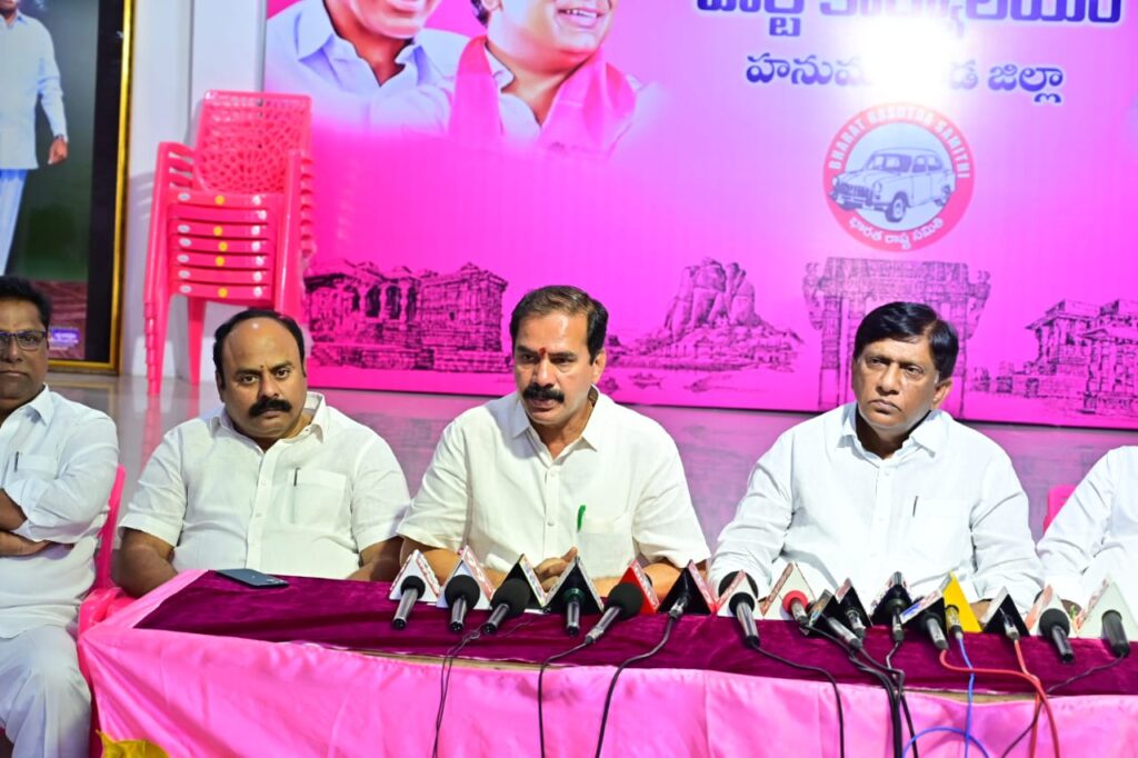 ఆహారం,మంచి నీళ్లు ఇతర నిత్యఅవసర వస్తువులు సరఫరా