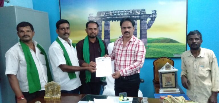 మెస్ కస్మాటిక్ ఛార్జీలు పెంచాలి