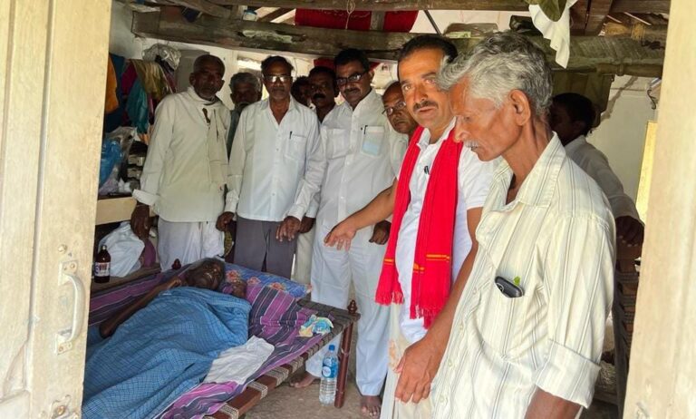 సీనియర్ నాయకుడు బొమ్మినేని వెంకట్ రెడ్డిని పరామర్శ