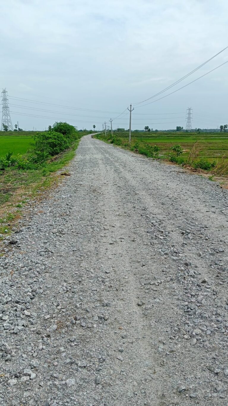 కంకర పరిచారు.. బిటి మరిచారు..!