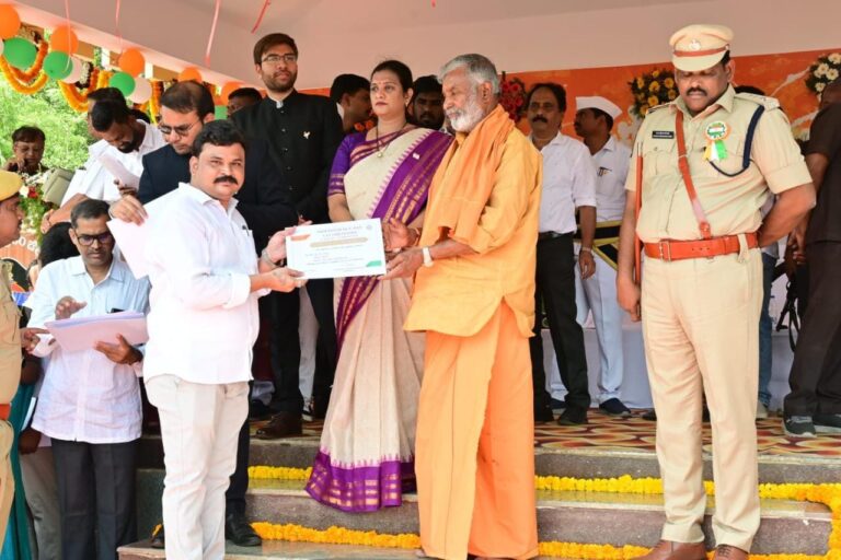 ఉత్తమ సేవా ప్రశంసాపత్రం మల్లెల శివకుమార్ కి