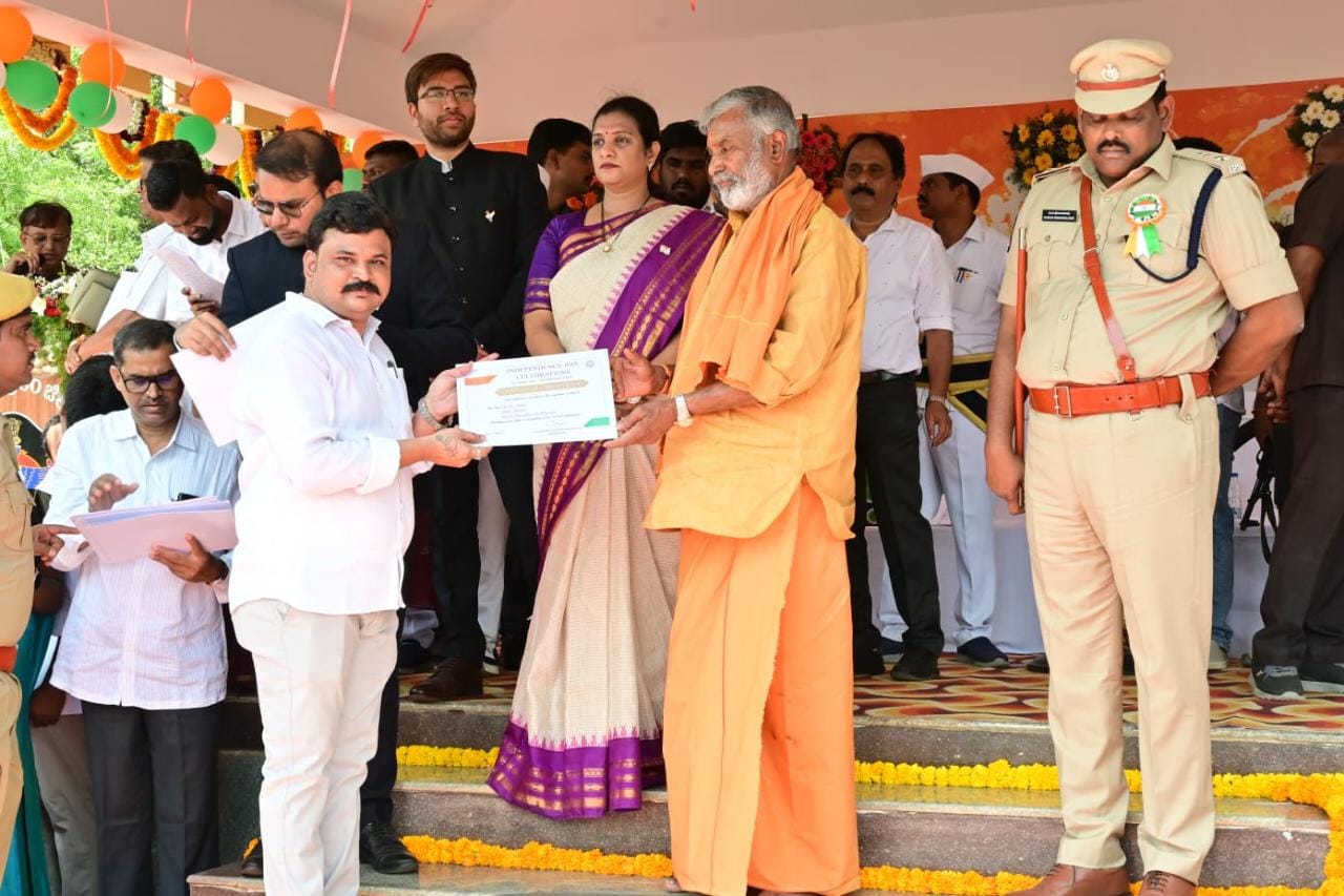 ఉత్తమ సేవా ప్రశంసాపత్రం మల్లెల శివకుమార్ కి