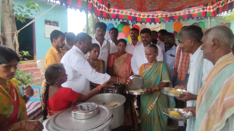 ఇందిర అనాధ వృద్ధాశ్రమంలో అన్నదాన కార్యక్రమం.