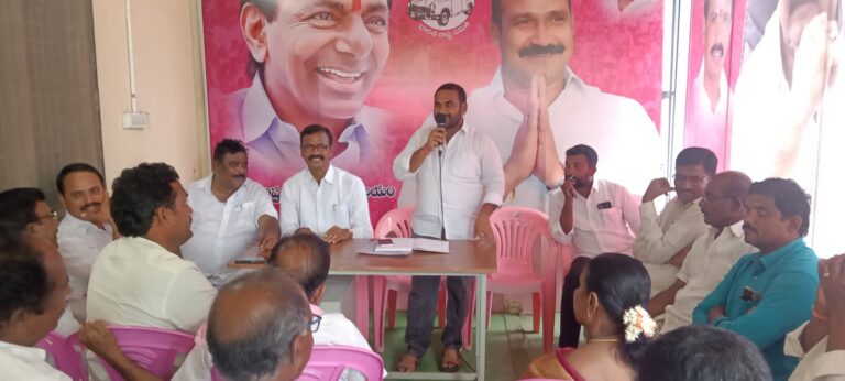 సీఎం కేసీఆర్ బహిరంగ సభను విజయవంతం చేయాలి-తొగరు రమేష్.