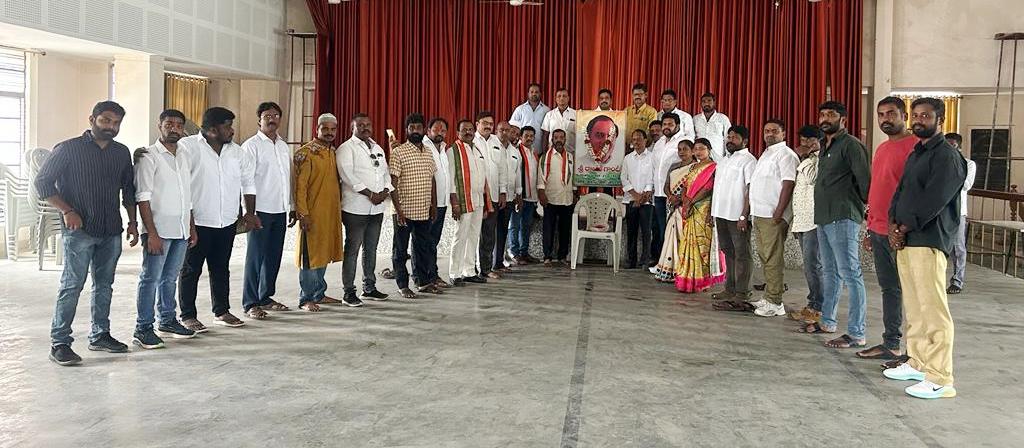 భారత దేశంలో IT రంగానికి పునాదులు వేసిన దూరదర్శి రాజీవ్ గాంధీ